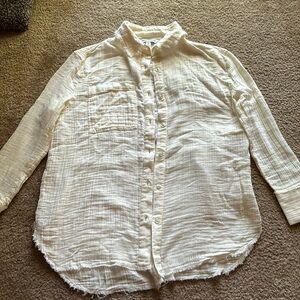 Urban Outfitters oversized button up shirt. Size: S Color: White